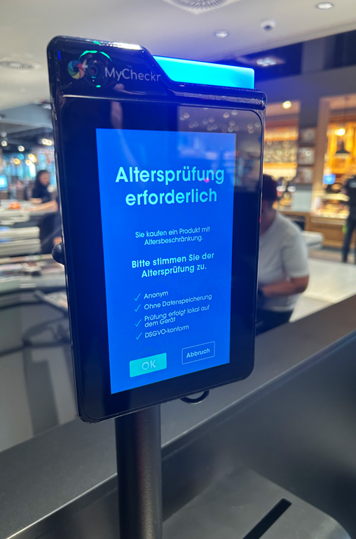 Die Alterskontrolle läuft diskret und ohne unnötige Wartezeit ab